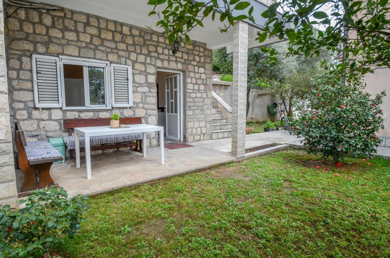 Modern Seaside Escape - Stunning Sea View - Private & Stylish Lejlighed Kotor Eksteriør billede