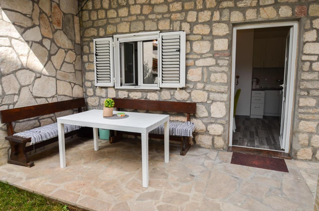 Modern Seaside Escape - Stunning Sea View - Private & Stylish Lejlighed Kotor Eksteriør billede