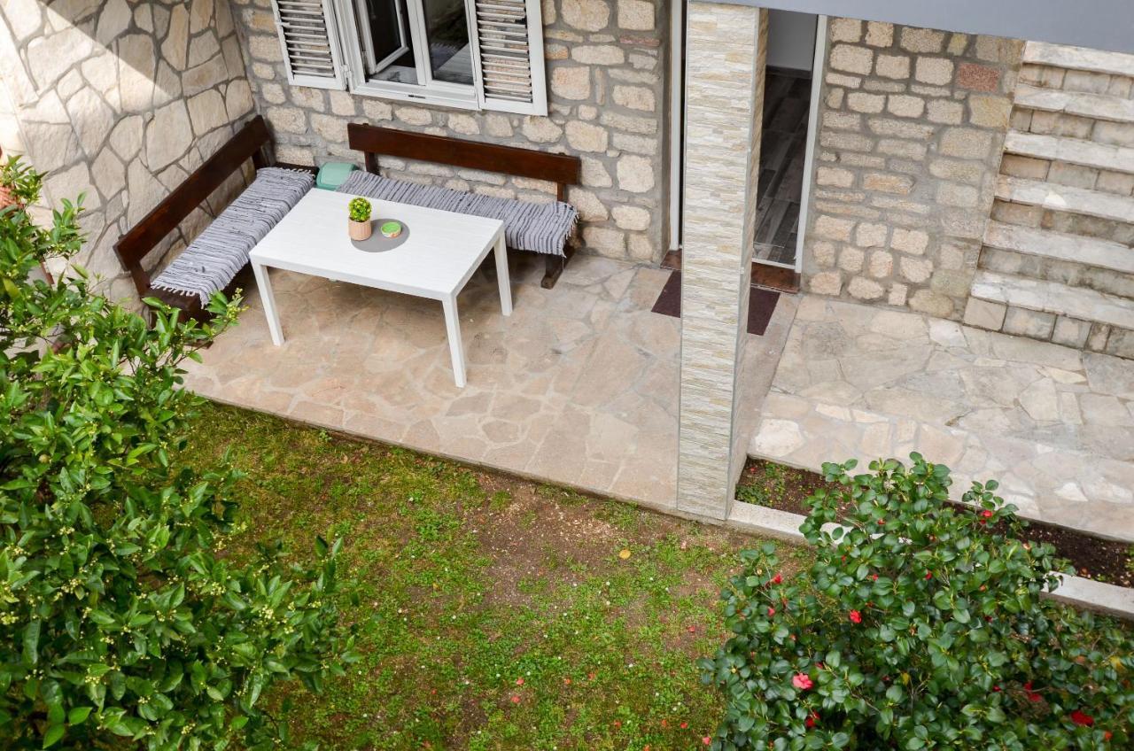 Modern Seaside Escape - Stunning Sea View - Private & Stylish Lejlighed Kotor Eksteriør billede