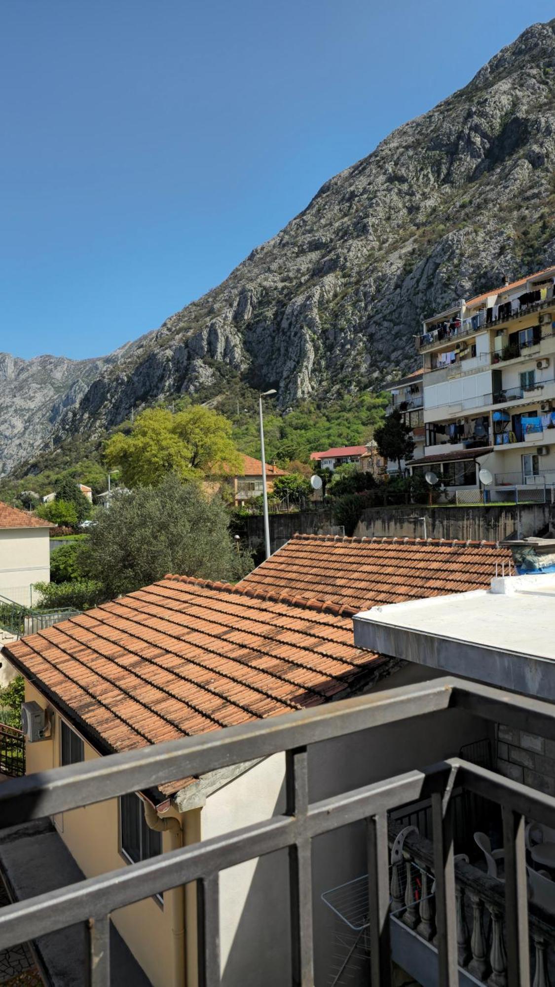 Modern Seaside Escape - Stunning Sea View - Private & Stylish Lejlighed Kotor Eksteriør billede