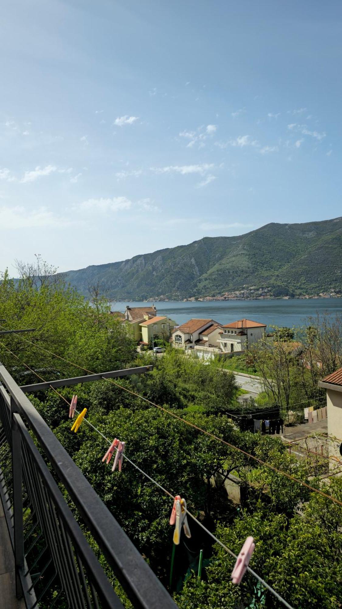 Modern Seaside Escape - Stunning Sea View - Private & Stylish Lejlighed Kotor Eksteriør billede