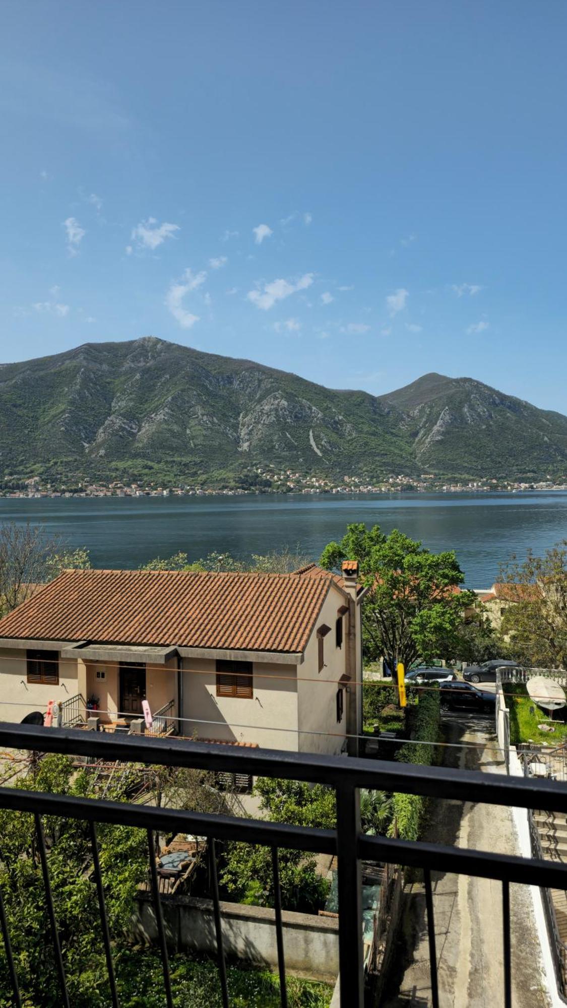 Modern Seaside Escape - Stunning Sea View - Private & Stylish Lejlighed Kotor Eksteriør billede