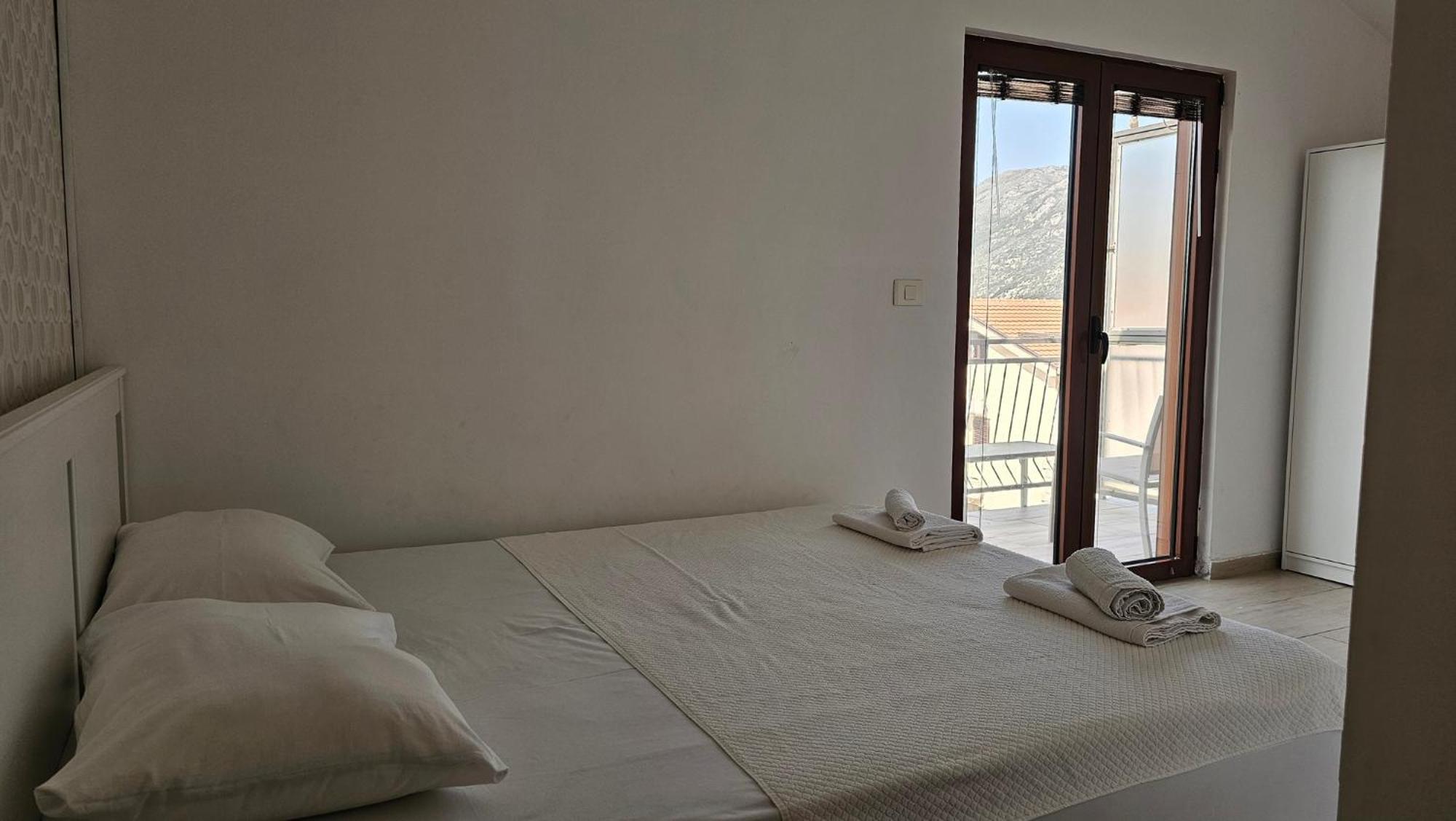 Modern Seaside Escape - Stunning Sea View - Private & Stylish Lejlighed Kotor Eksteriør billede
