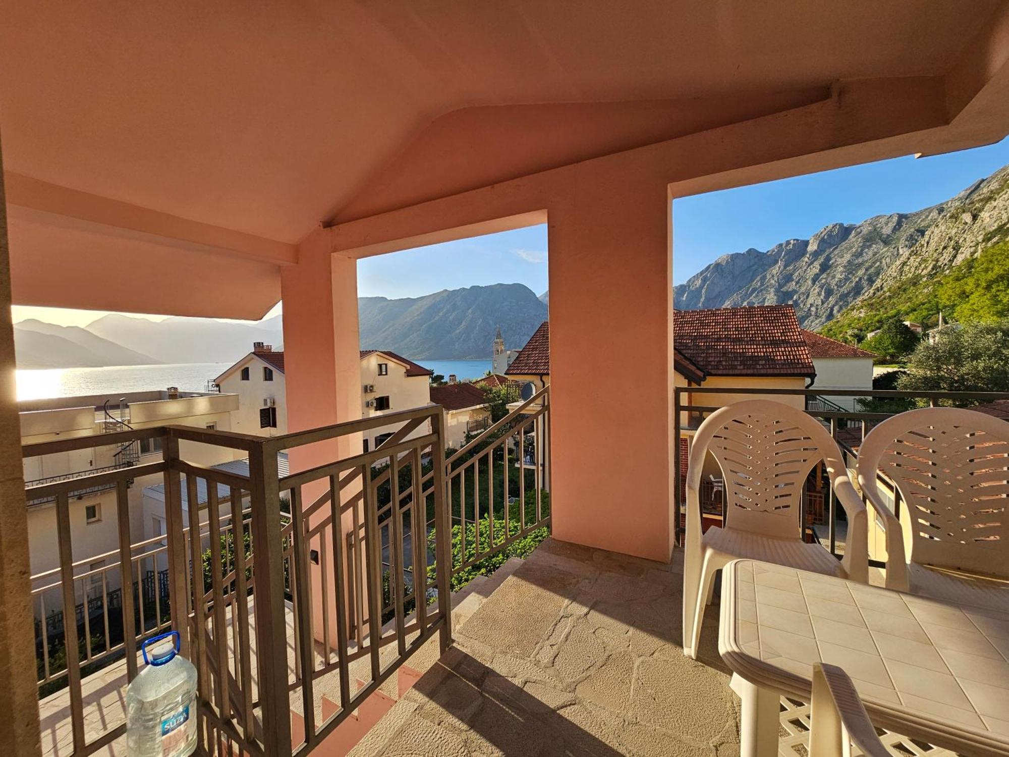 Modern Seaside Escape - Stunning Sea View - Private & Stylish Lejlighed Kotor Eksteriør billede