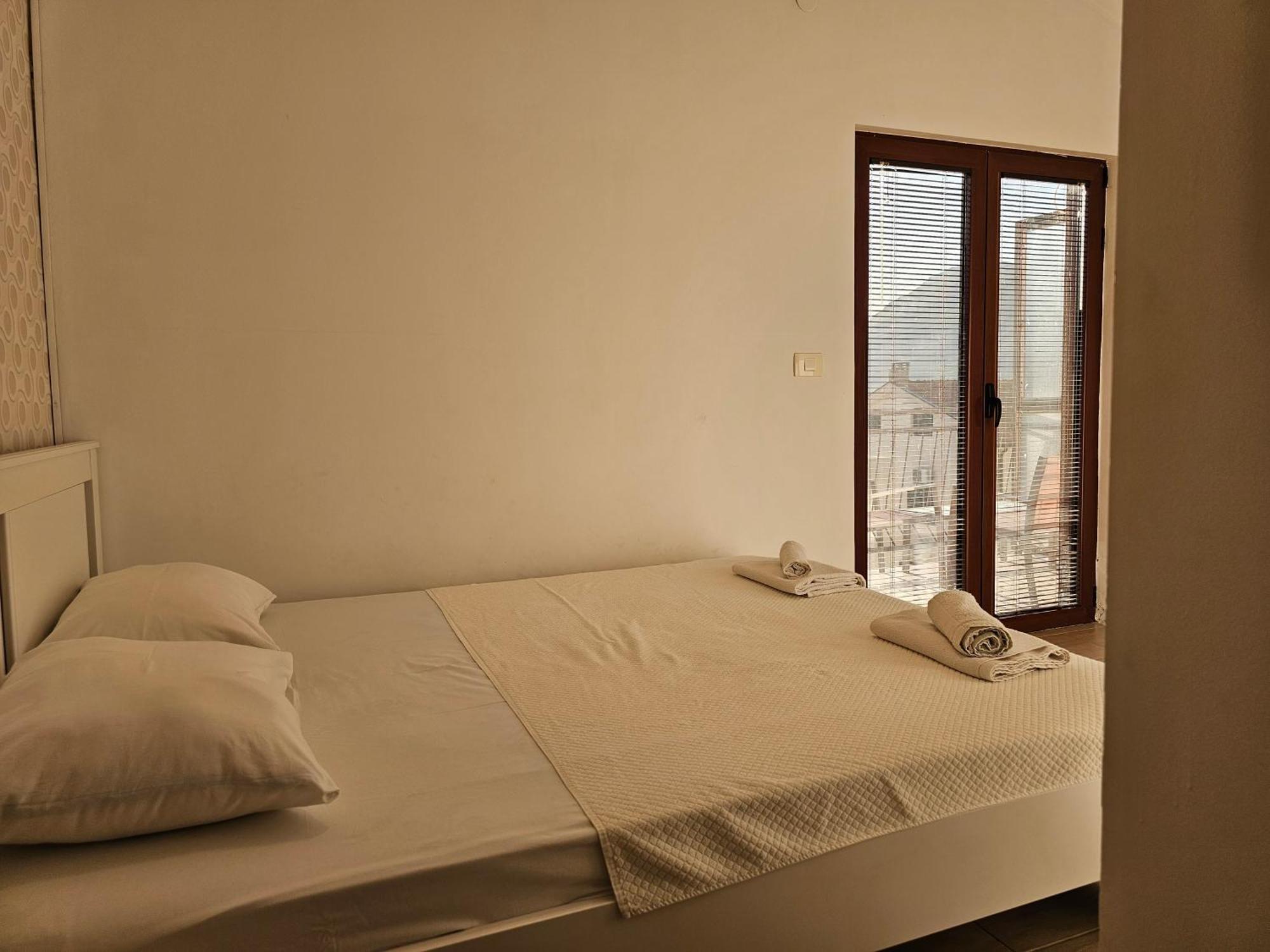 Modern Seaside Escape - Stunning Sea View - Private & Stylish Lejlighed Kotor Eksteriør billede