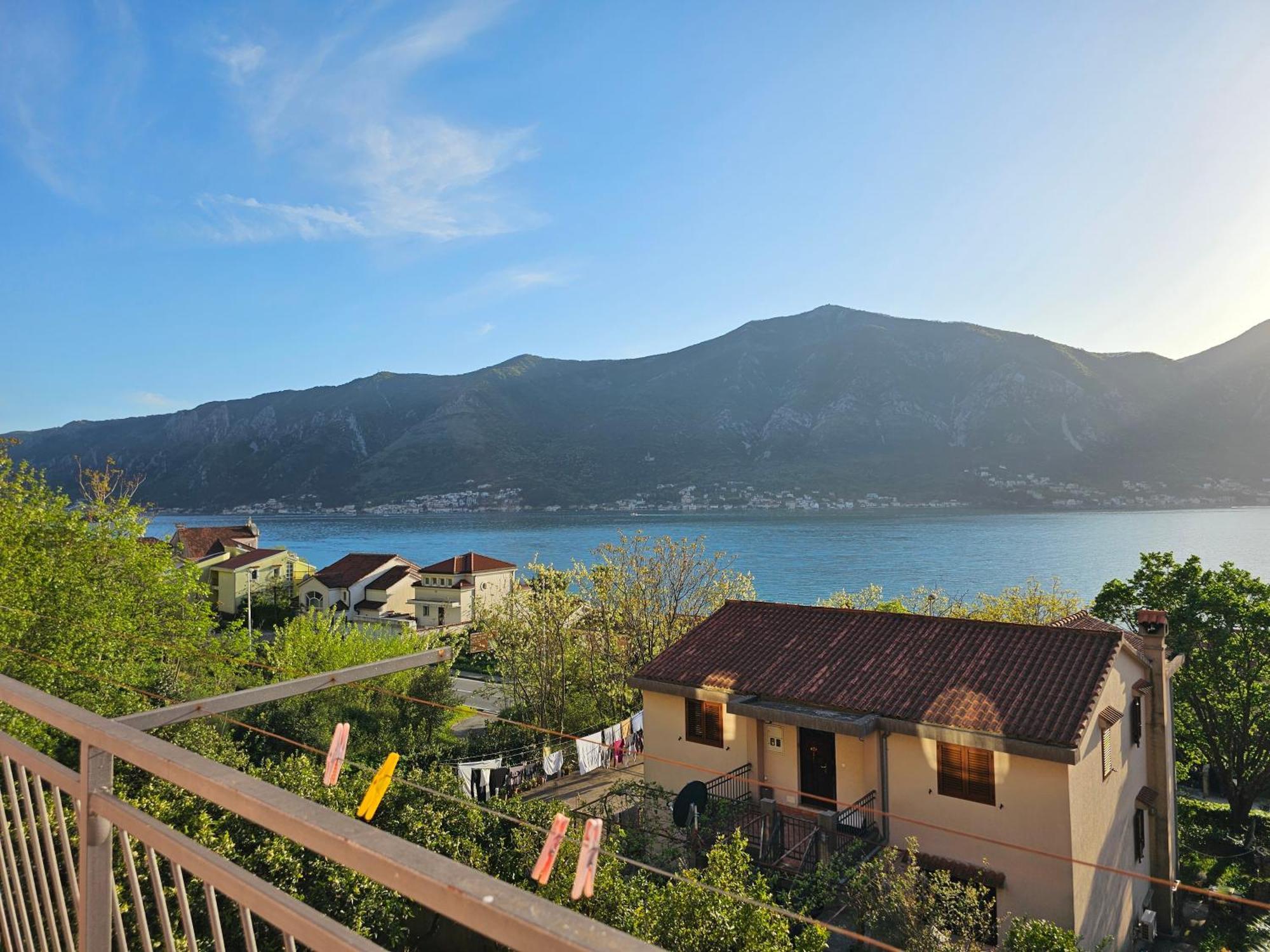 Modern Seaside Escape - Stunning Sea View - Private & Stylish Lejlighed Kotor Eksteriør billede