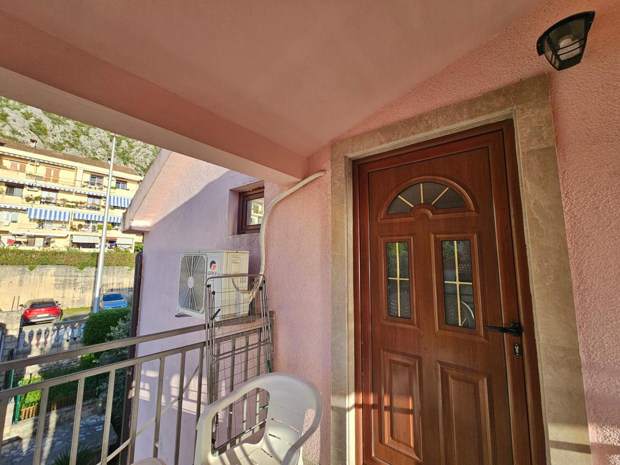 Modern Seaside Escape - Stunning Sea View - Private & Stylish Lejlighed Kotor Eksteriør billede