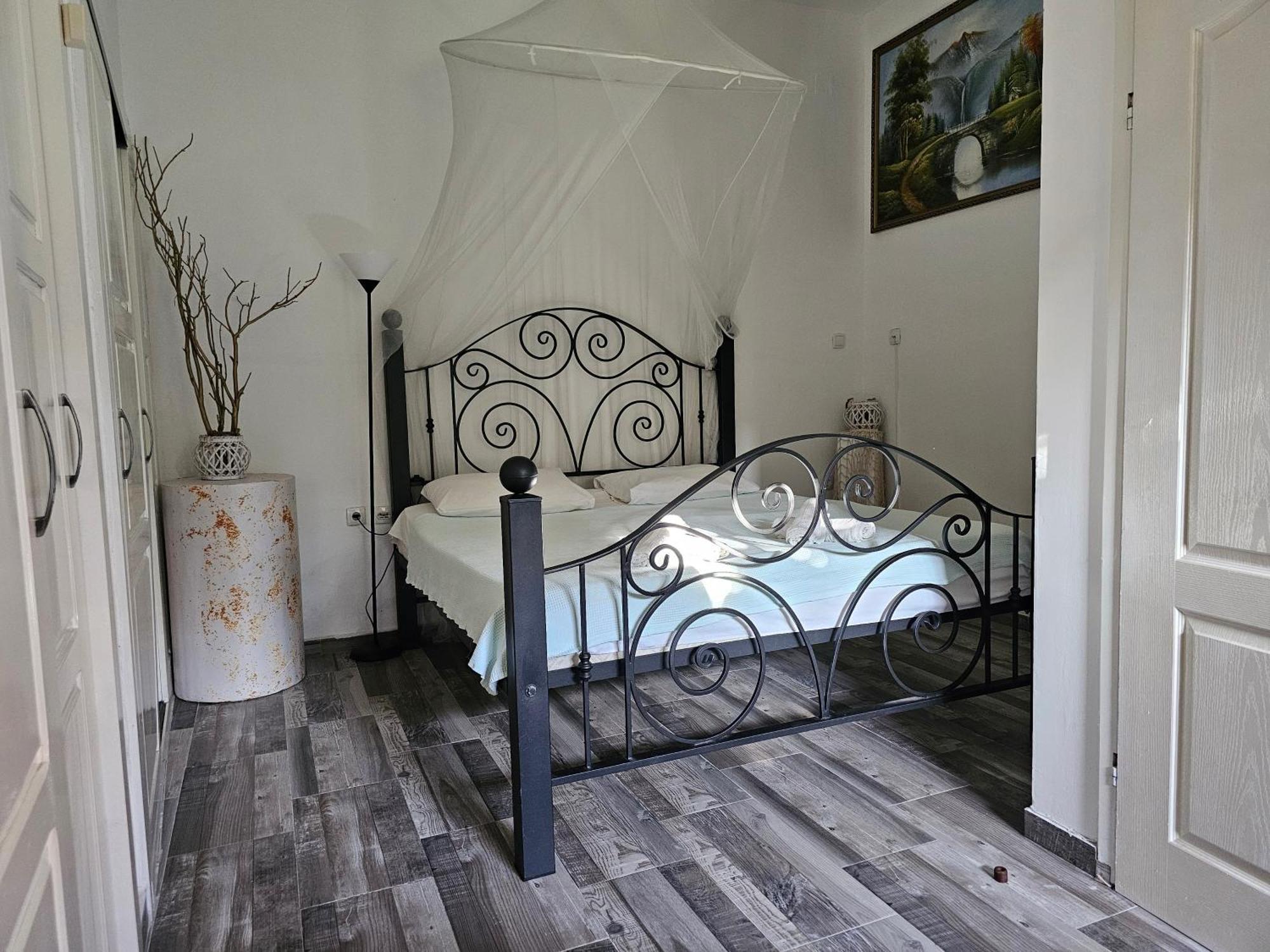 Modern Seaside Escape - Stunning Sea View - Private & Stylish Lejlighed Kotor Eksteriør billede