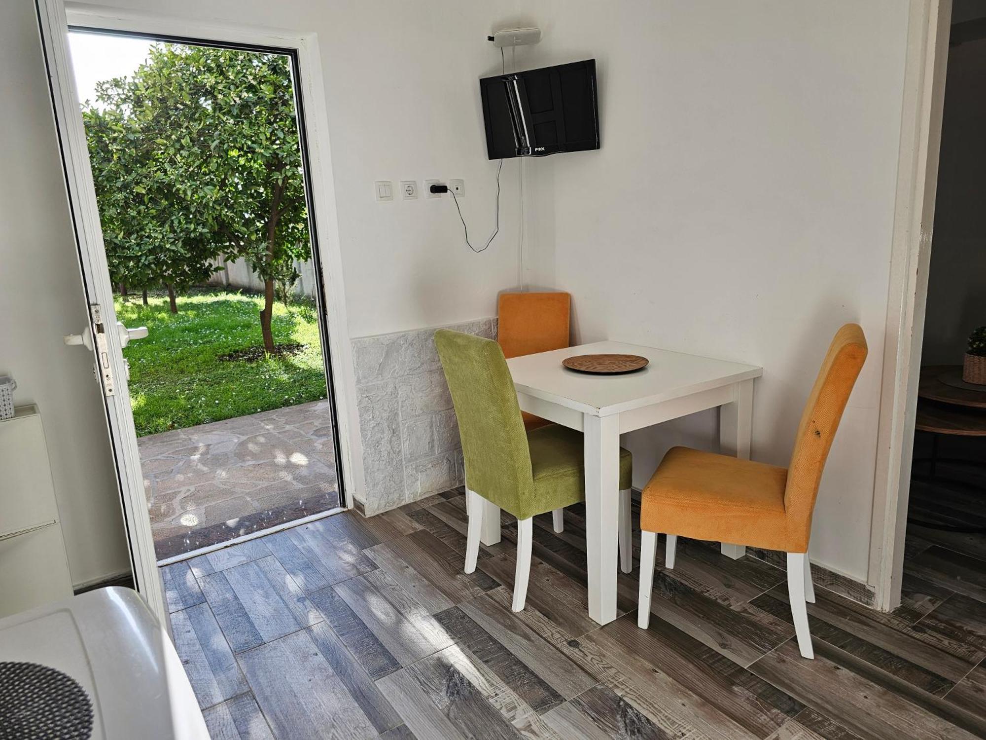Modern Seaside Escape - Stunning Sea View - Private & Stylish Lejlighed Kotor Eksteriør billede