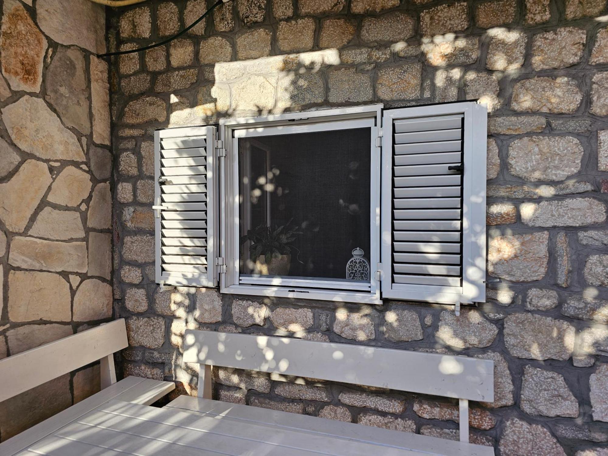Modern Seaside Escape - Stunning Sea View - Private & Stylish Lejlighed Kotor Eksteriør billede